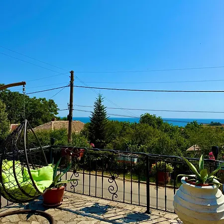 Yanakievi Konukevi Sinemoretz